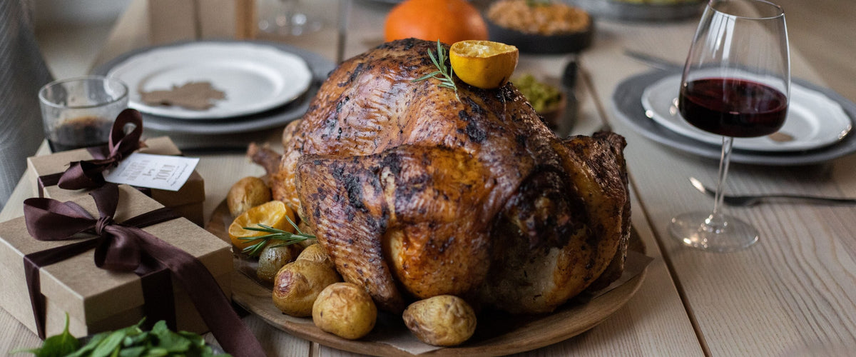 Wein zu Ente & Gans: Festbraten auf dem Brett, Geschenke, Rotweinglas